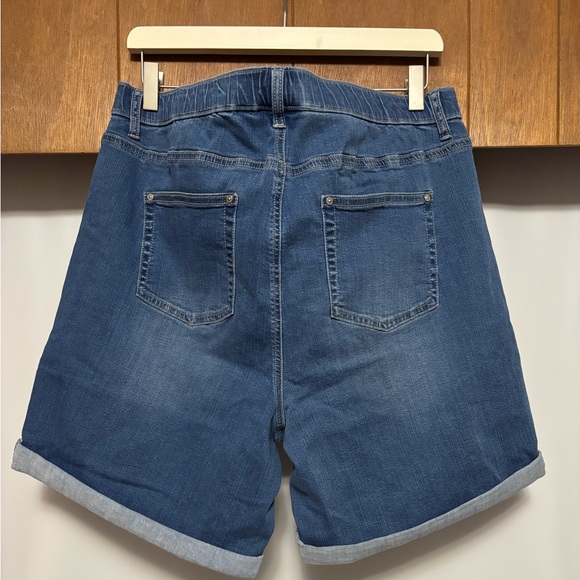 Belle by Kim Gravel TripleLuxe Denim Short - Picture 2 of 4